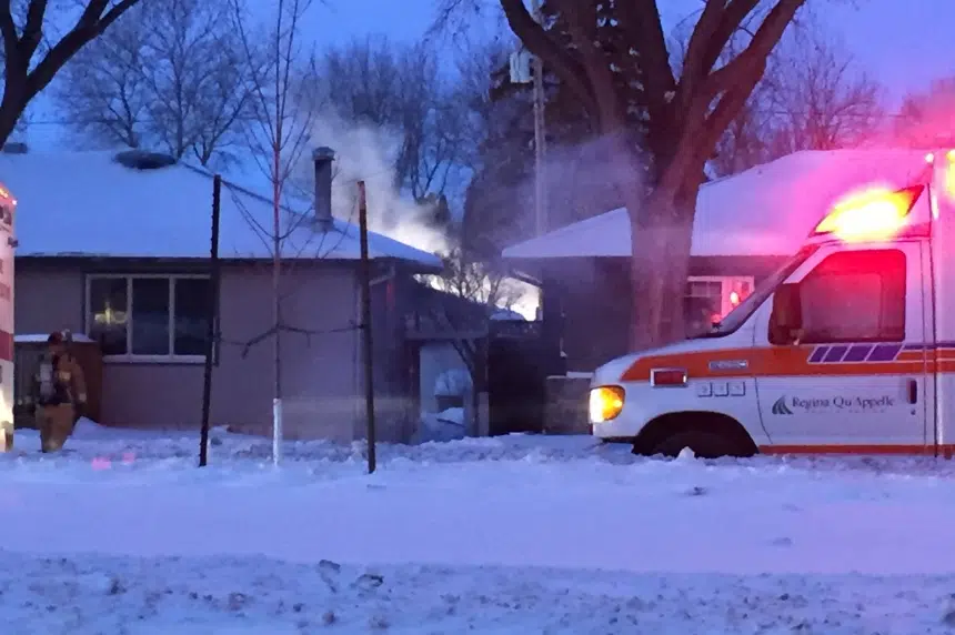 Regina firefighters get house fire under control in frigid conditions