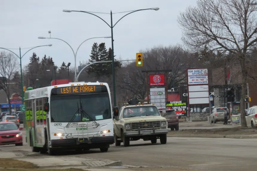 Saskatoon bus drivers honour slain Winnipeg operator with special message