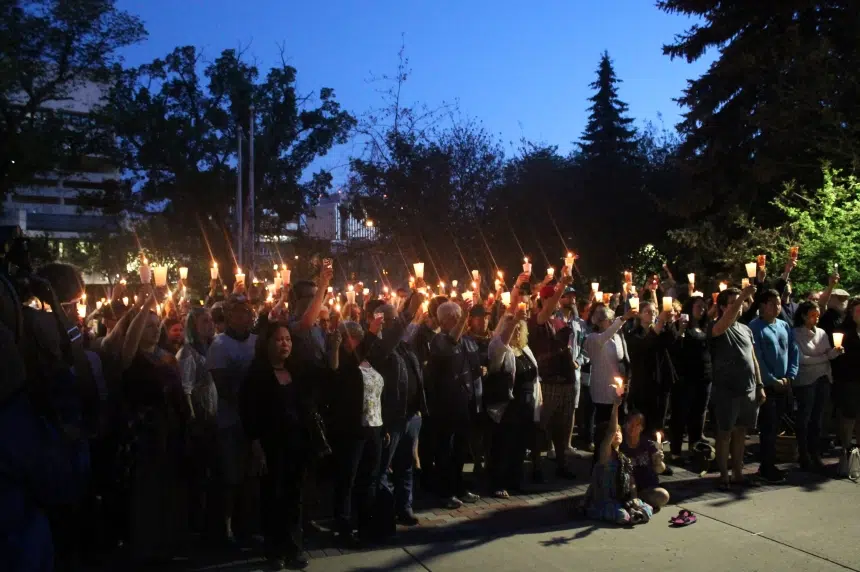'Love is love': Hundreds honour Orlando shooting victims at Saskatoon vigil