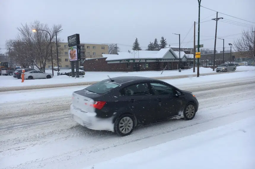 Winter blast leaves Saskatoon with fresh snow, rest of Sask. with icy roads