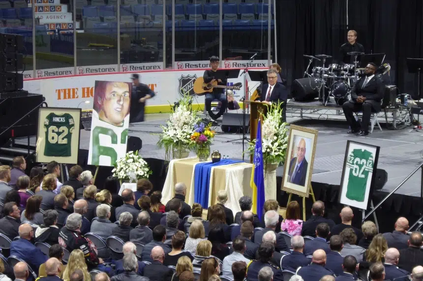 'We'll never forget you:' Hundreds remember late councillor Terry Hincks