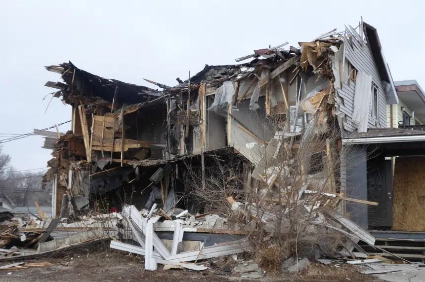 Abandoned, 'hazardous' Regina home torn down