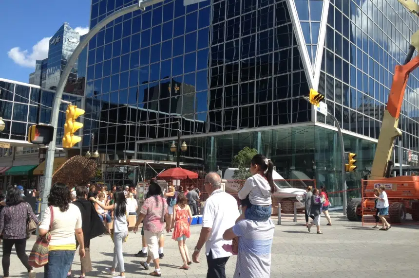 Reginians downtown wary after glass falls from skyscraper