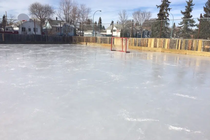 Warm weather a challenge for Regina's outdoor rinks