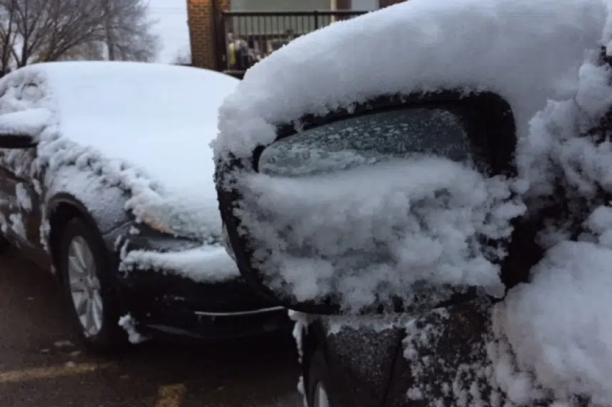 Cold front brings snow, power outages to Saskatoon