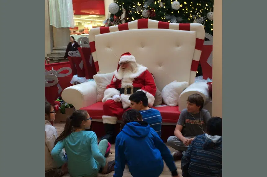 Regina police play Santa for kids in need