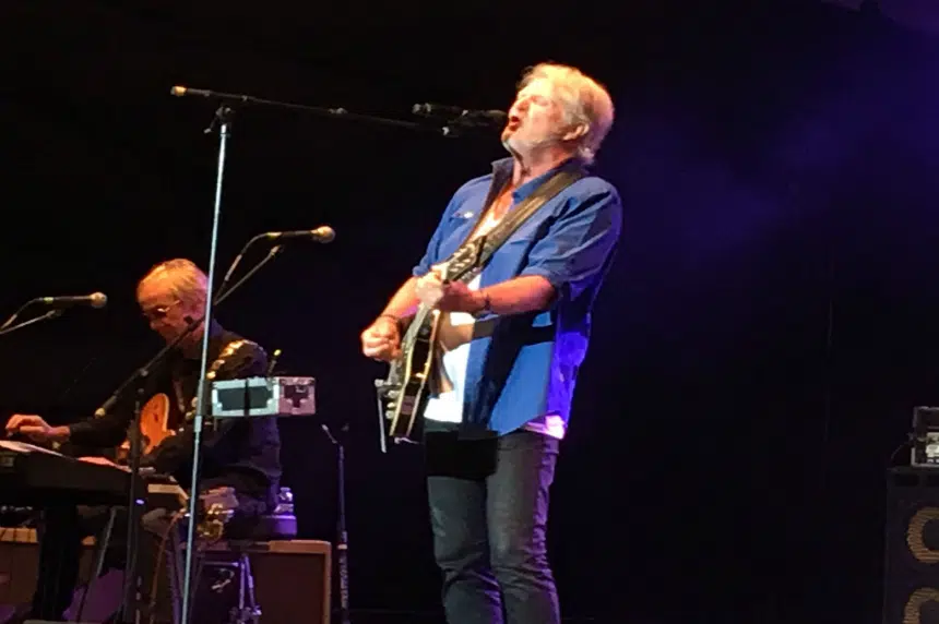 Tom Cochrane sells out 2nd night of Rock the River