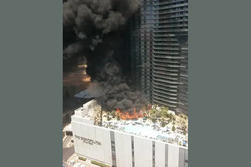 VIDEO: Fire erupts at swimming pool of Las Vegas hotel
