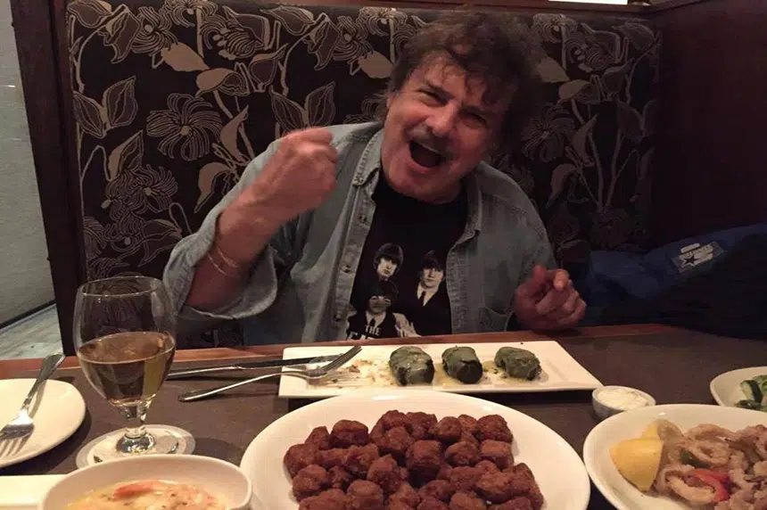 Canadian rock legend salutes Saskatoon audience, eatery