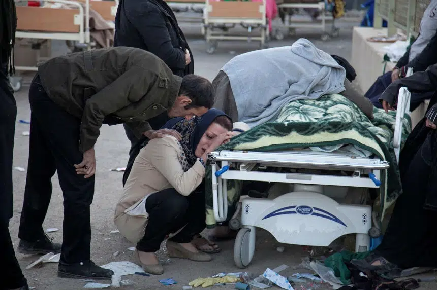 Over 400 dead from earthquake in Iran-Iraq border area