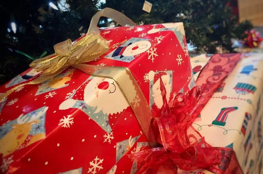 Saskatoon man says car thief also took kids’ Christmas gifts