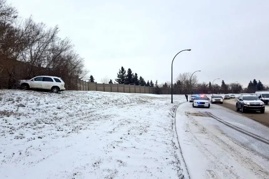 Drivers contend with slick roads in Saskatoon 