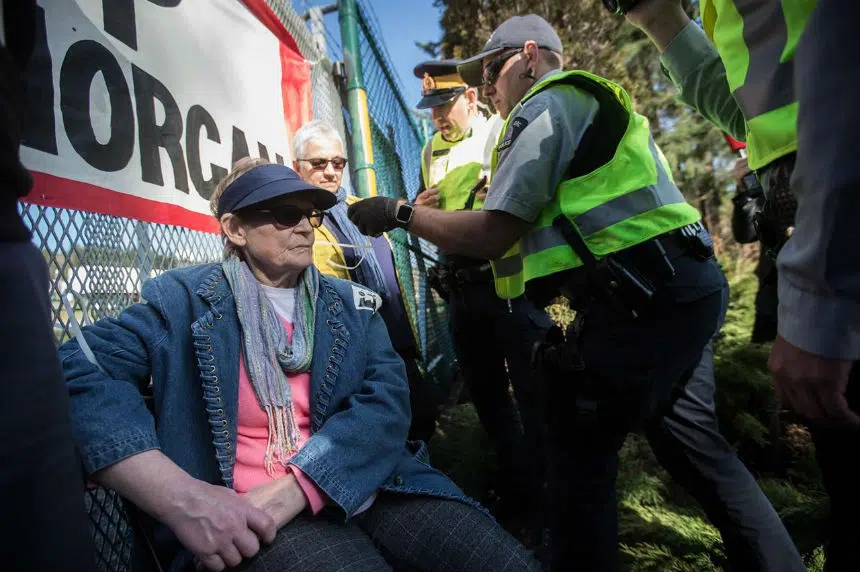 RCMP move to arrest pipeline protesters at entrance to Trans Mountain work site