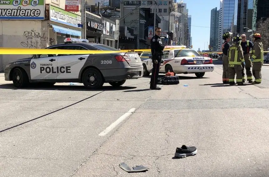 10 dead, 15 injured after van strikes pedestrians in Toronto