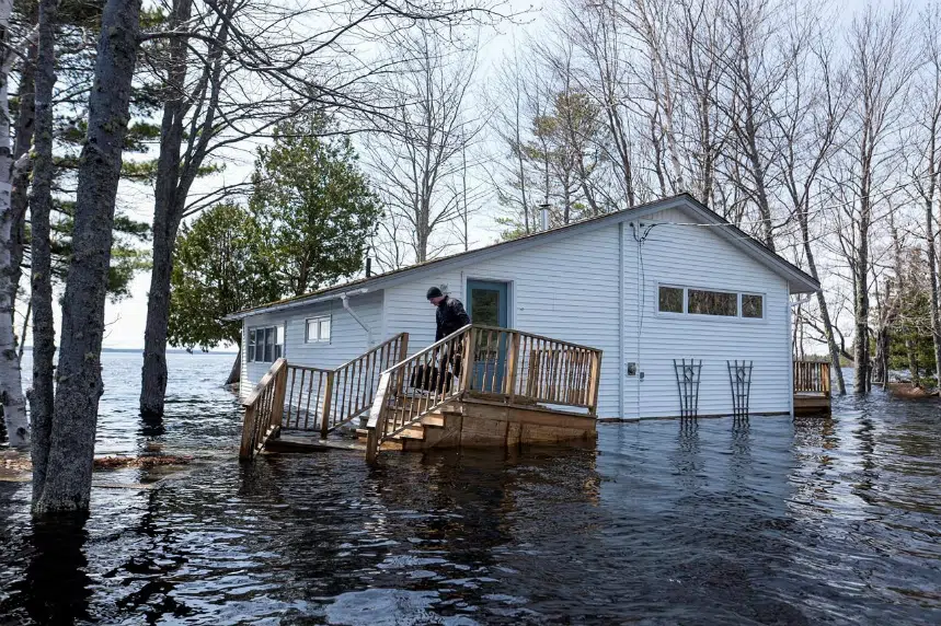 New Brunswick floods: ‘This could get very uncomfortable,’ officials warn