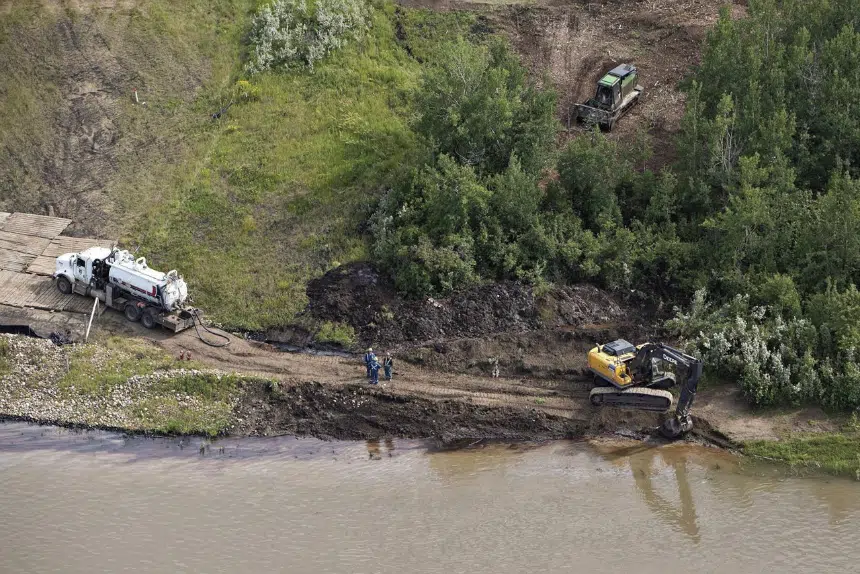 First Nations file lawsuit over Husky oil spill into North Saskatchewan River