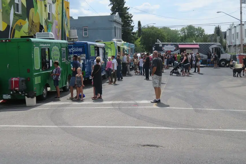 Food trucks battle for tastebuds in 4th annual Saskatoon war