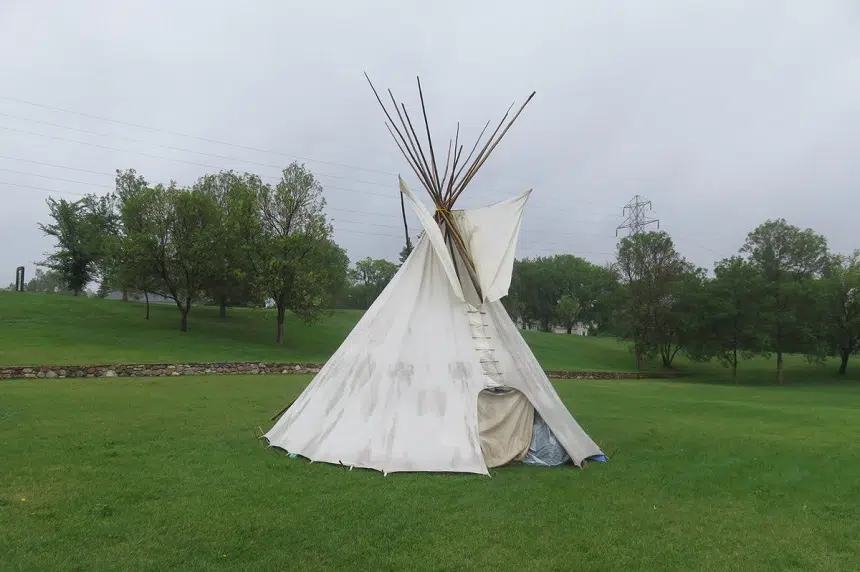 'Place of healing:' Teepee erected in Saskatoon park 