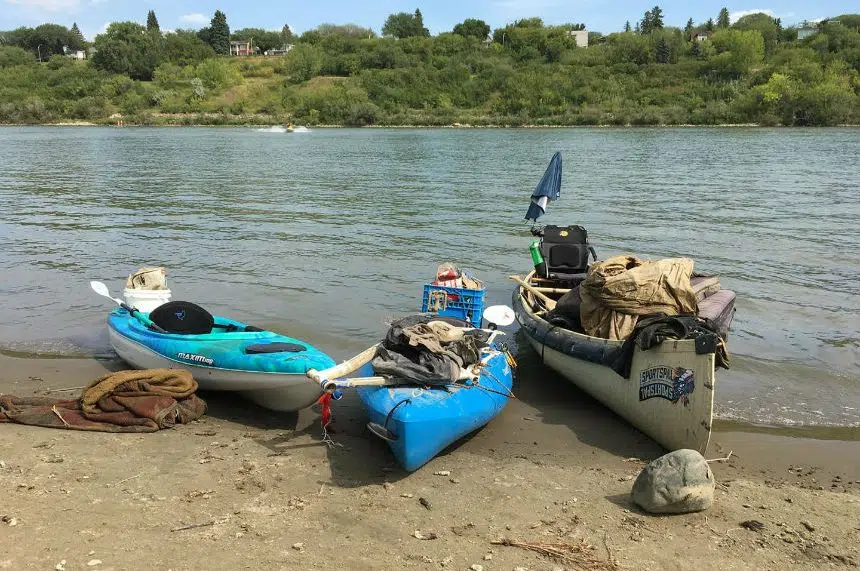 Kayaker runs long weekend Saskatchewan River clean up