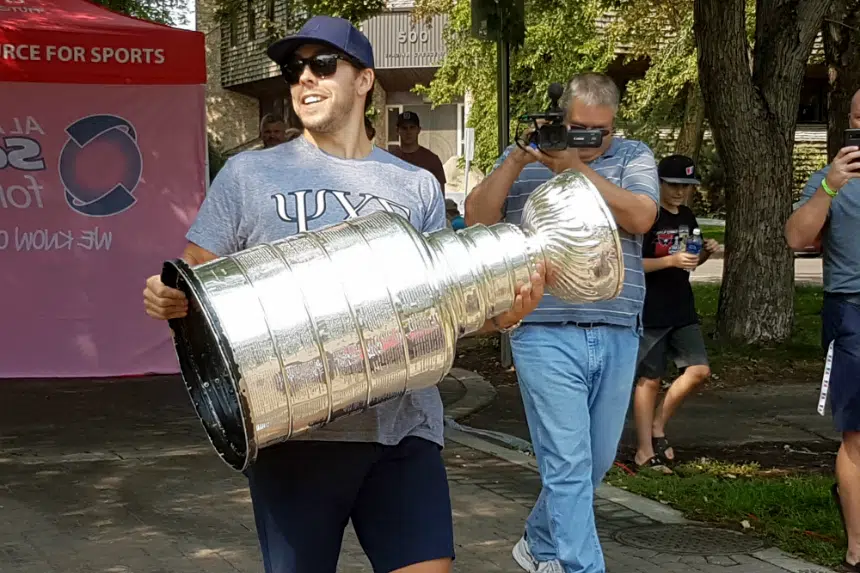 Hundreds show for Stephenson's day with the Stanley Cup