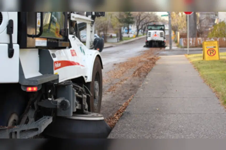 Saskatoon city crews to begin fall street sweeping Monday