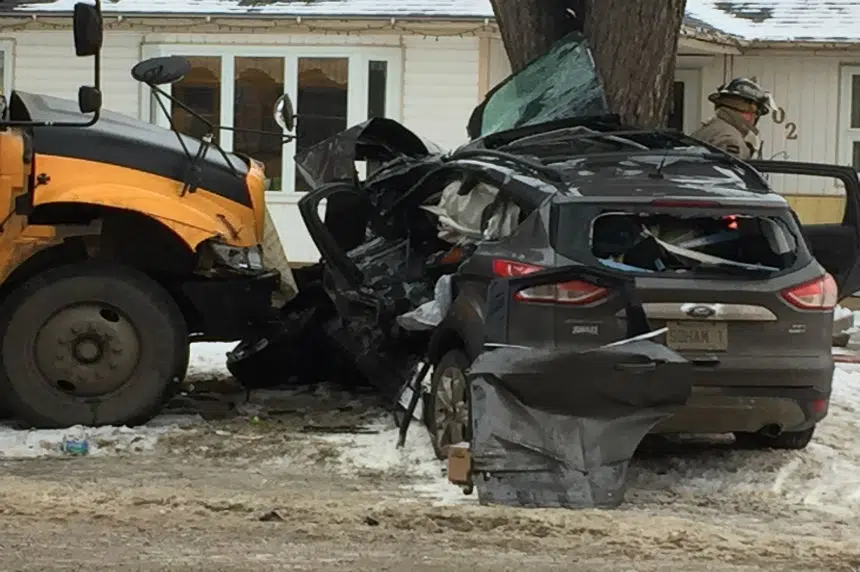 2 injured in school bus crash in Saskatoon