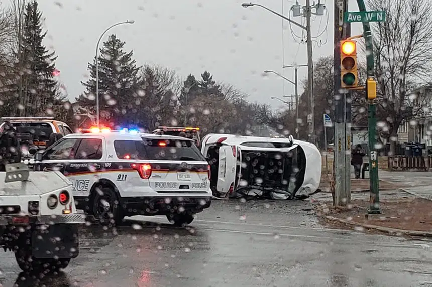 3 people arrested after morning crash in Saskatoon
