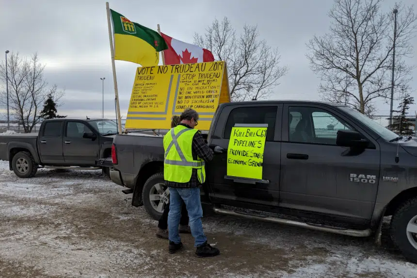 Yellow vest convoy moves through Saskatoon