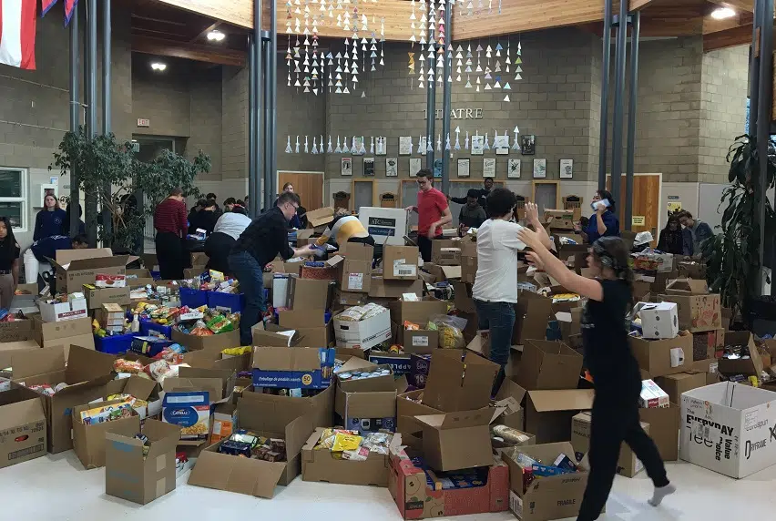 Saskatoon high school students collect donations for annual food drive