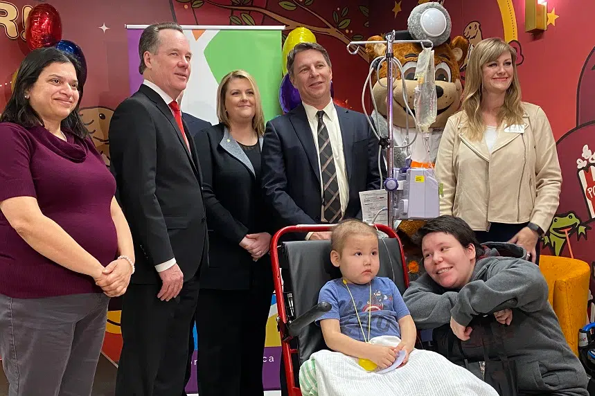 CIBC donates $250,000 to start family comfort fund at children's hospital