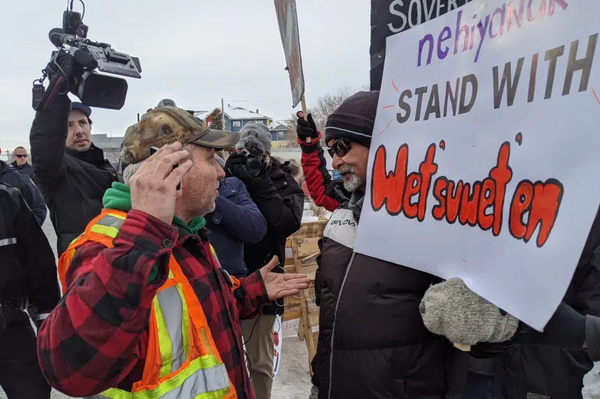 Tensions rise as Wet'suwet'en protesters, counter-protesters clash in Saskatoon