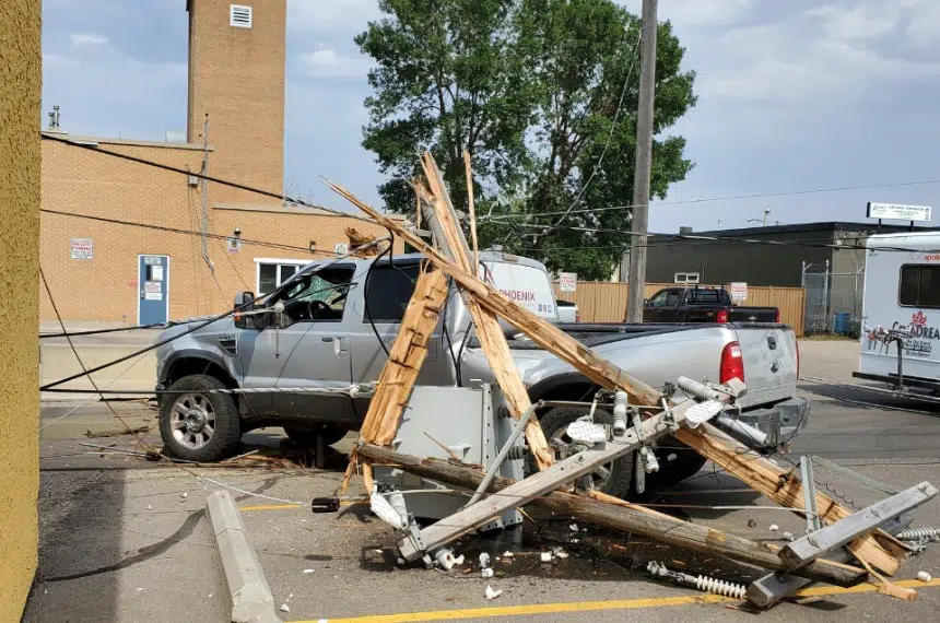 Power outage in Saskatoon's north end after truck hits power pole