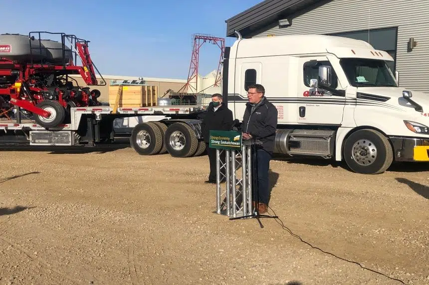 Saskatchewan Party Leader Scott Moe touts local business, post COVID-19 recovery and tax cuts at Saskatoon campaign stop