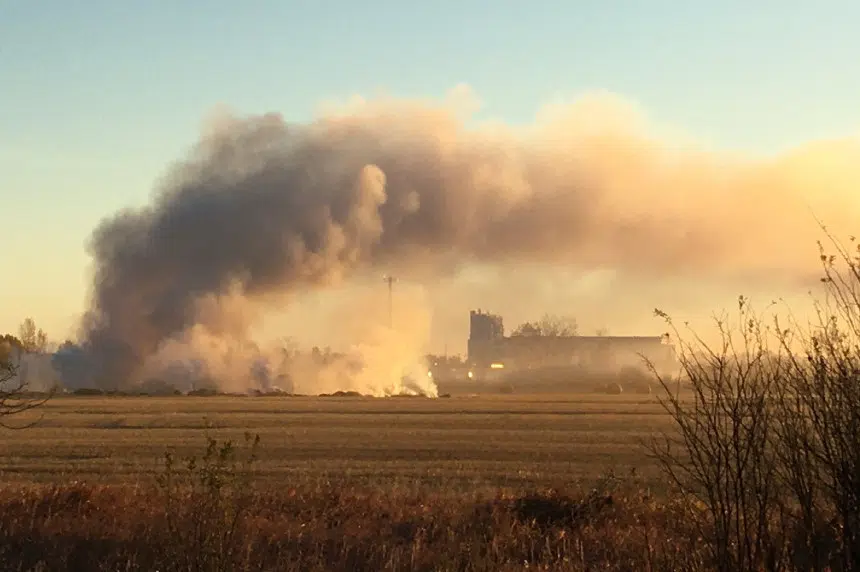 Bale fire fills Saskatoon sky with smoke