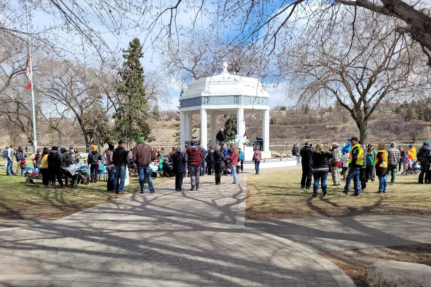 Children, families gather for 'freedom' rally at Kiwanis Park