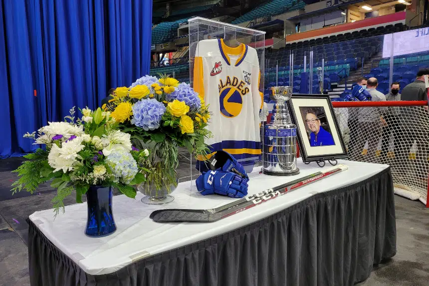Saskatoon Blades pay tribute to Bobby Kirkness