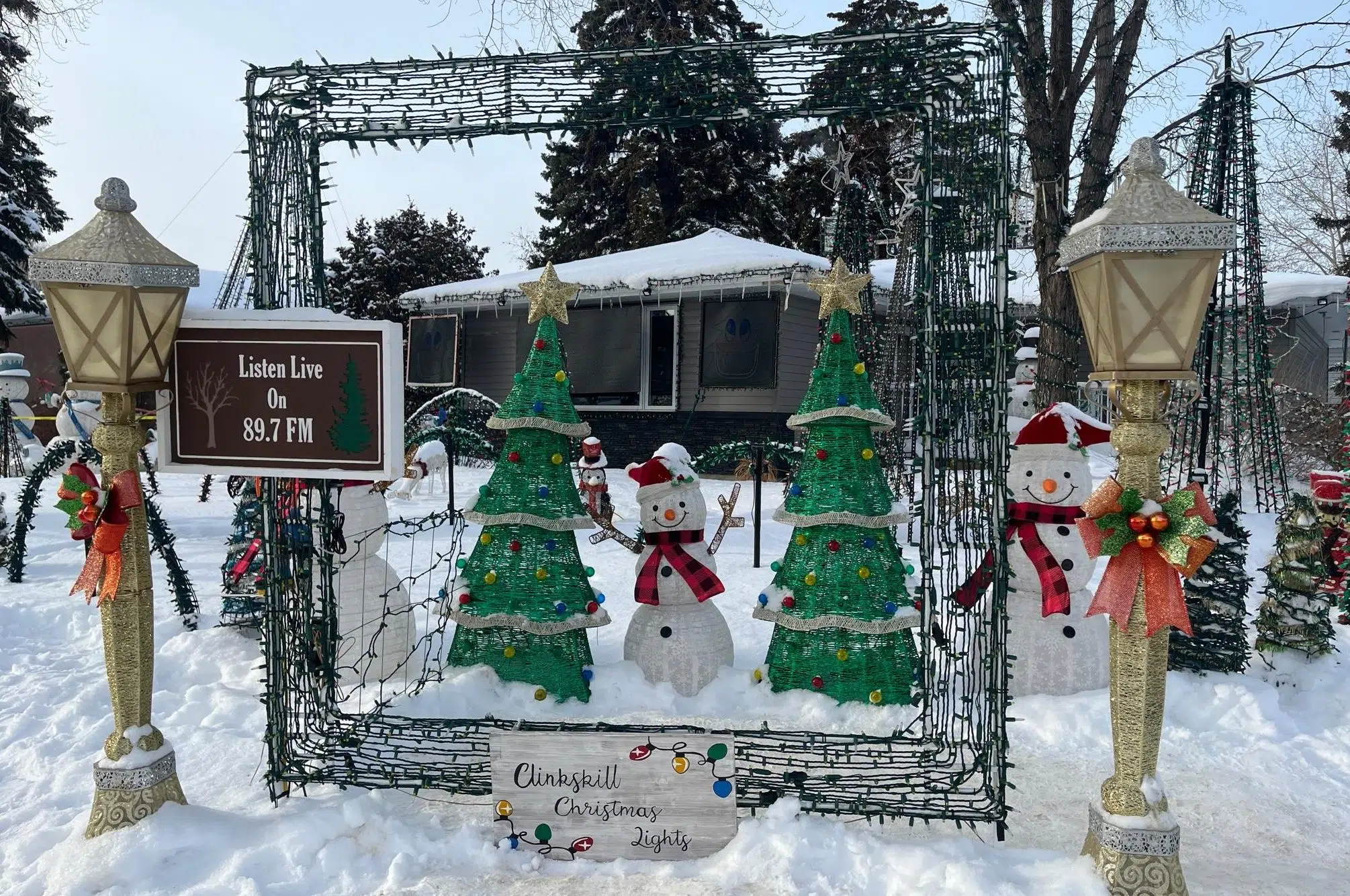 'The end of an era:' Clinkskill Christmas light display flips switch for final time