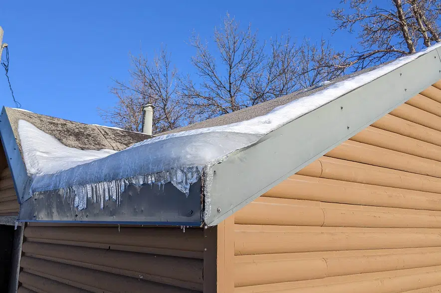 Clear your roof before ice dams cause damage: SGI