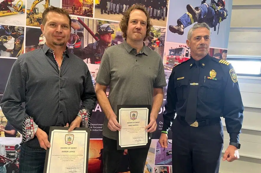 Two Saskatoon men receive Award of Merit for saving residents from house fire
