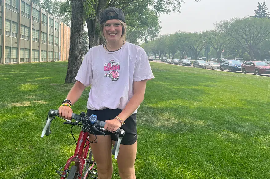 High school student highlights Saskatoon bike safety issues with protest