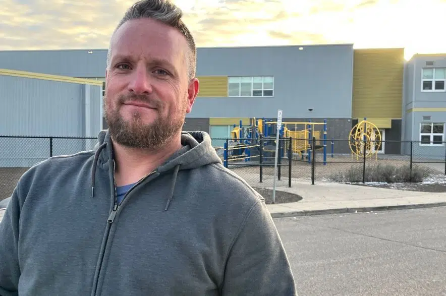 Saskatoon dad frustrated after used needles found at schools, playgrounds