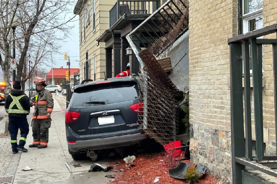 SUV crashes into apartment building in downtown Saskatoon