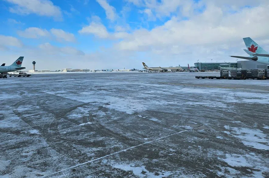 VIDEO Delta plane from Minneapolis crashes at Toronto airport 650 CKOM