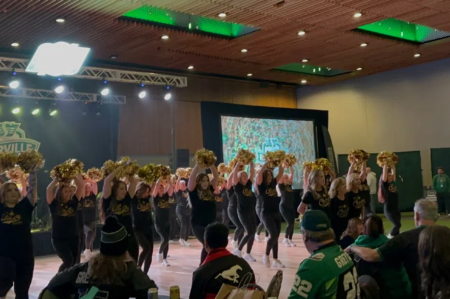 Sask. cheerleaders.