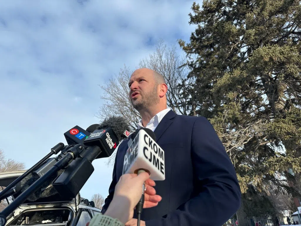 Matt Love, Saskatchewan NDP education critic, speaks outside of Saskatoon’s École Canadienne Française- Pavillion Monique Rosseau on Jan. 15, 2026. (Libby Gray/650 CKOM)