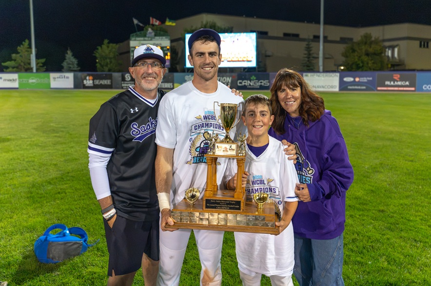 Ethan Murdoch and his family celebrate the Berries 2016 championship