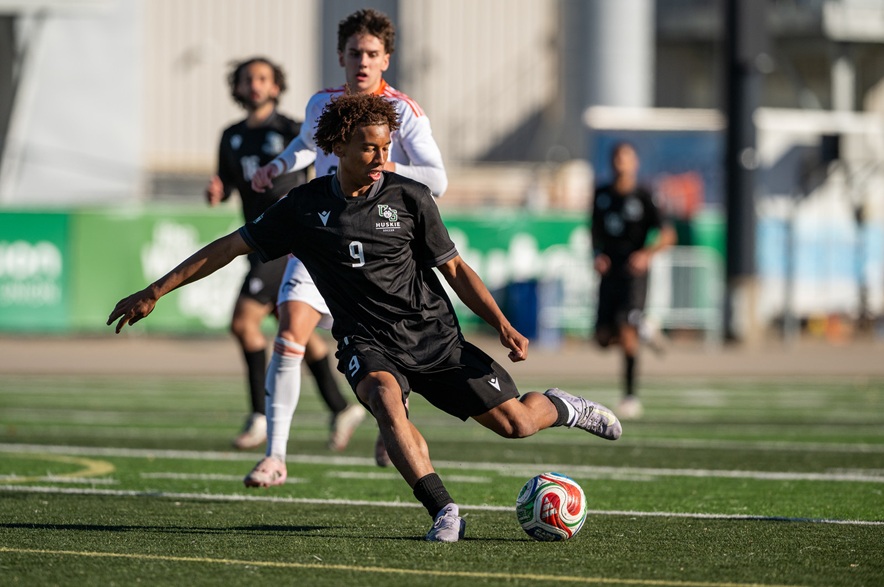 University of Saskatchewan Huskies striker Tao Hein