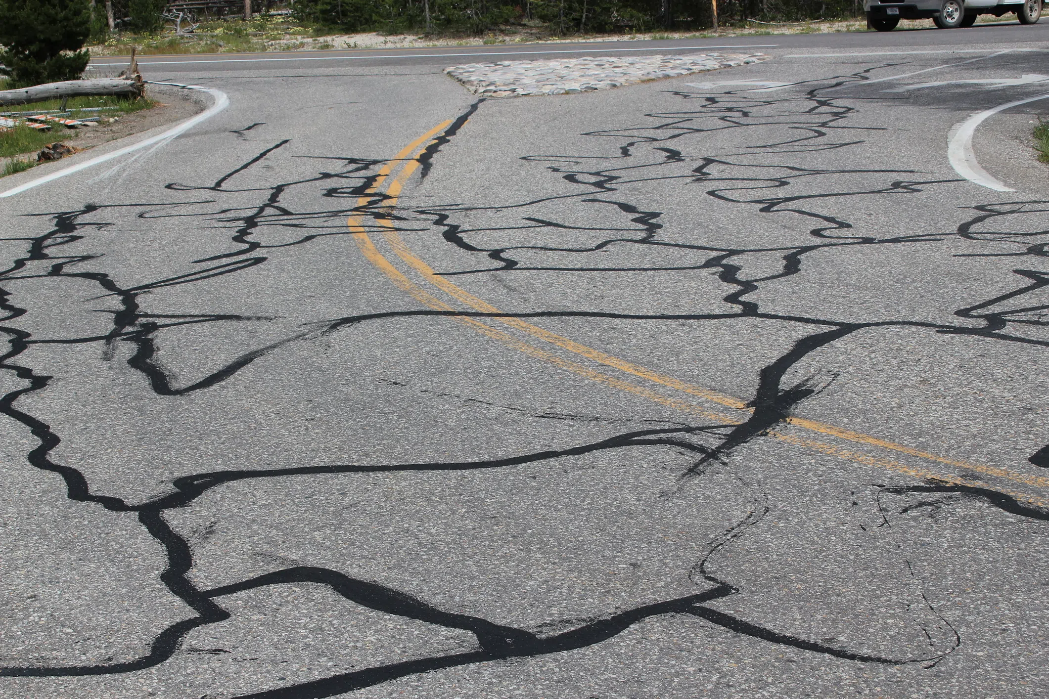 Town of Drayton Valley accepting quotes for crack sealing of asphalt roadways