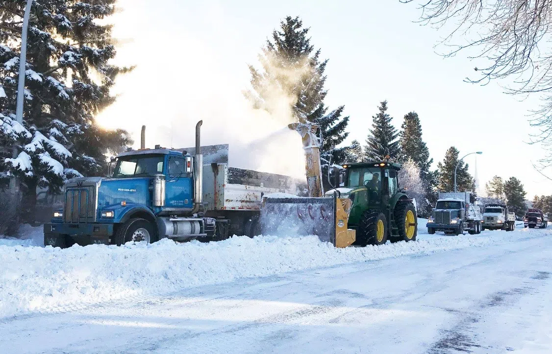 Crews resume snow removal work in Drayton Valley