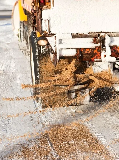 Crews begin sanding roads in Drayton Valley